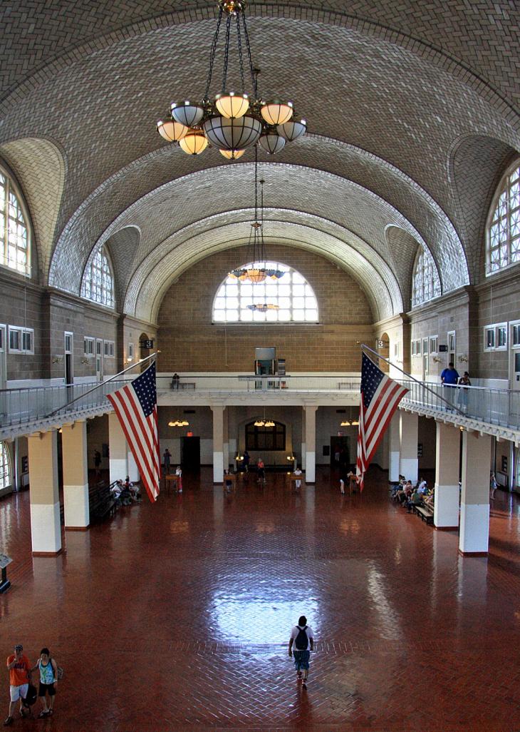 Main Hall of Ellis Island / Haupthalle von Ellis Island