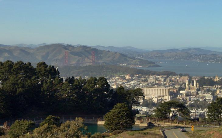 Golden Gate Bridge (seen from Twin Peaks)